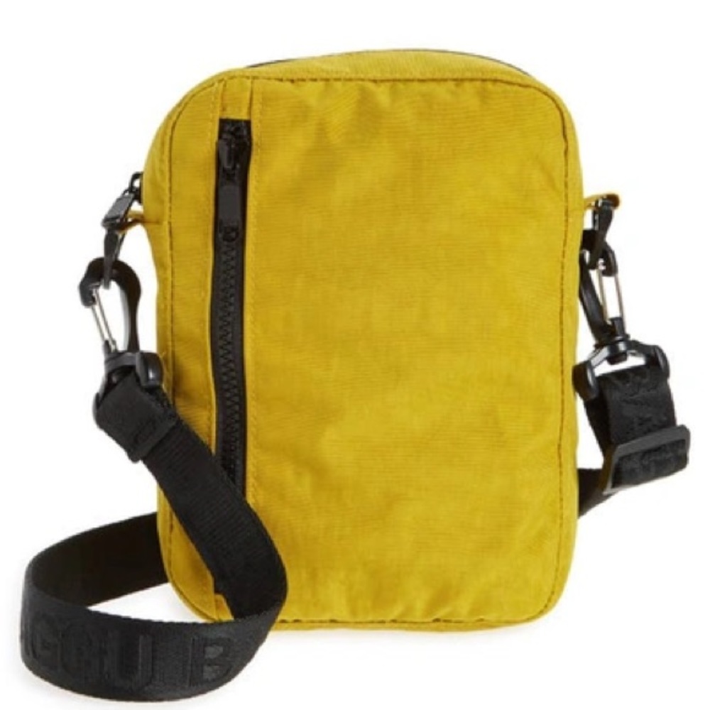 BAGGU Sport Crossbody Bag in Lentil
